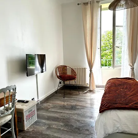 Beau T3 Vue Vallée De L'eure Uzès